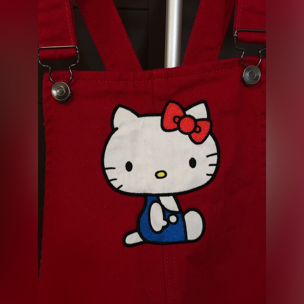 Hello Kitty Red and White Fabric Label - Picture 4 of 8